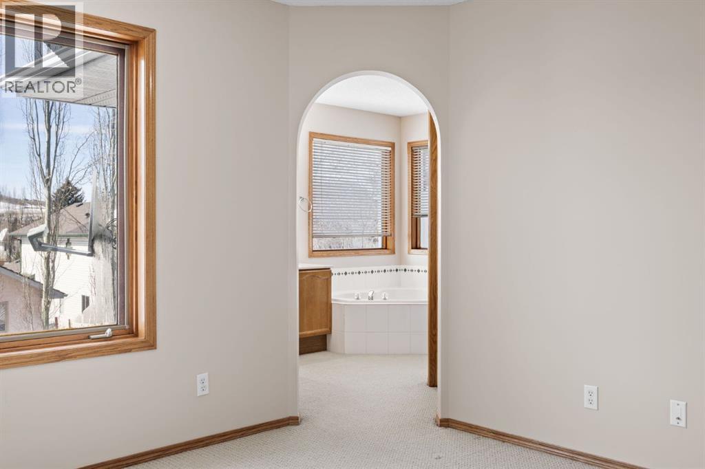 119 Valley Glen Bay NW - 28