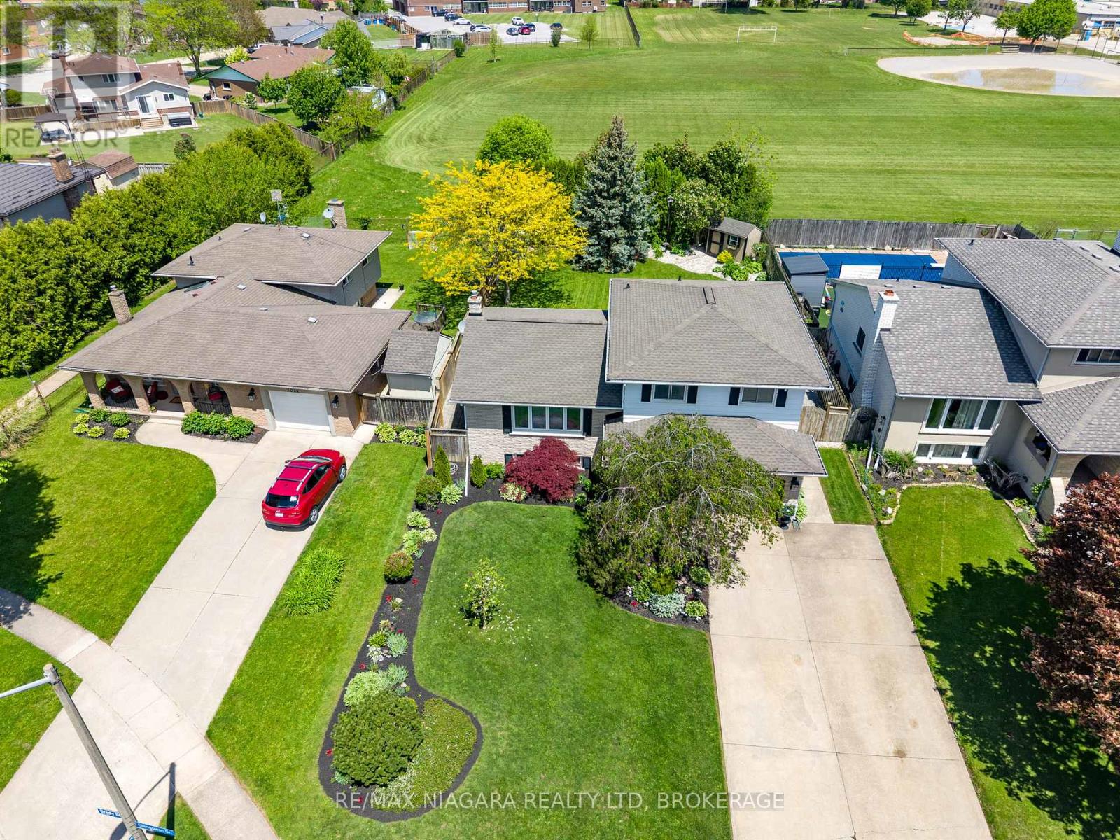 7013 GLENGOWAN CRESCENT - 26
