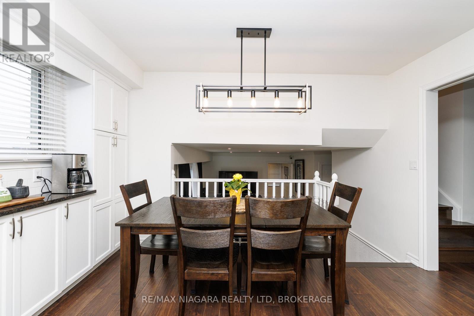7013 GLENGOWAN CRESCENT - 9