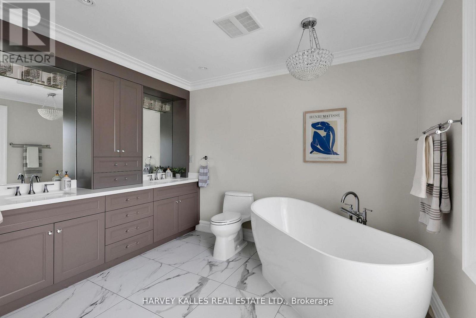 131 BANNOCKBURN AVENUE - 36