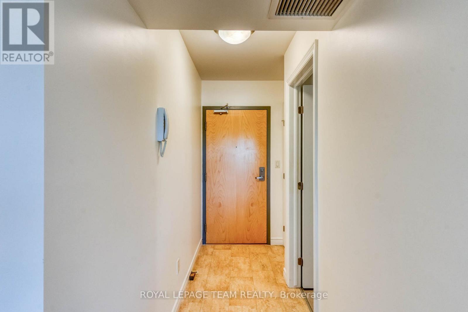 #204 100 JAMIESON STREET - 4