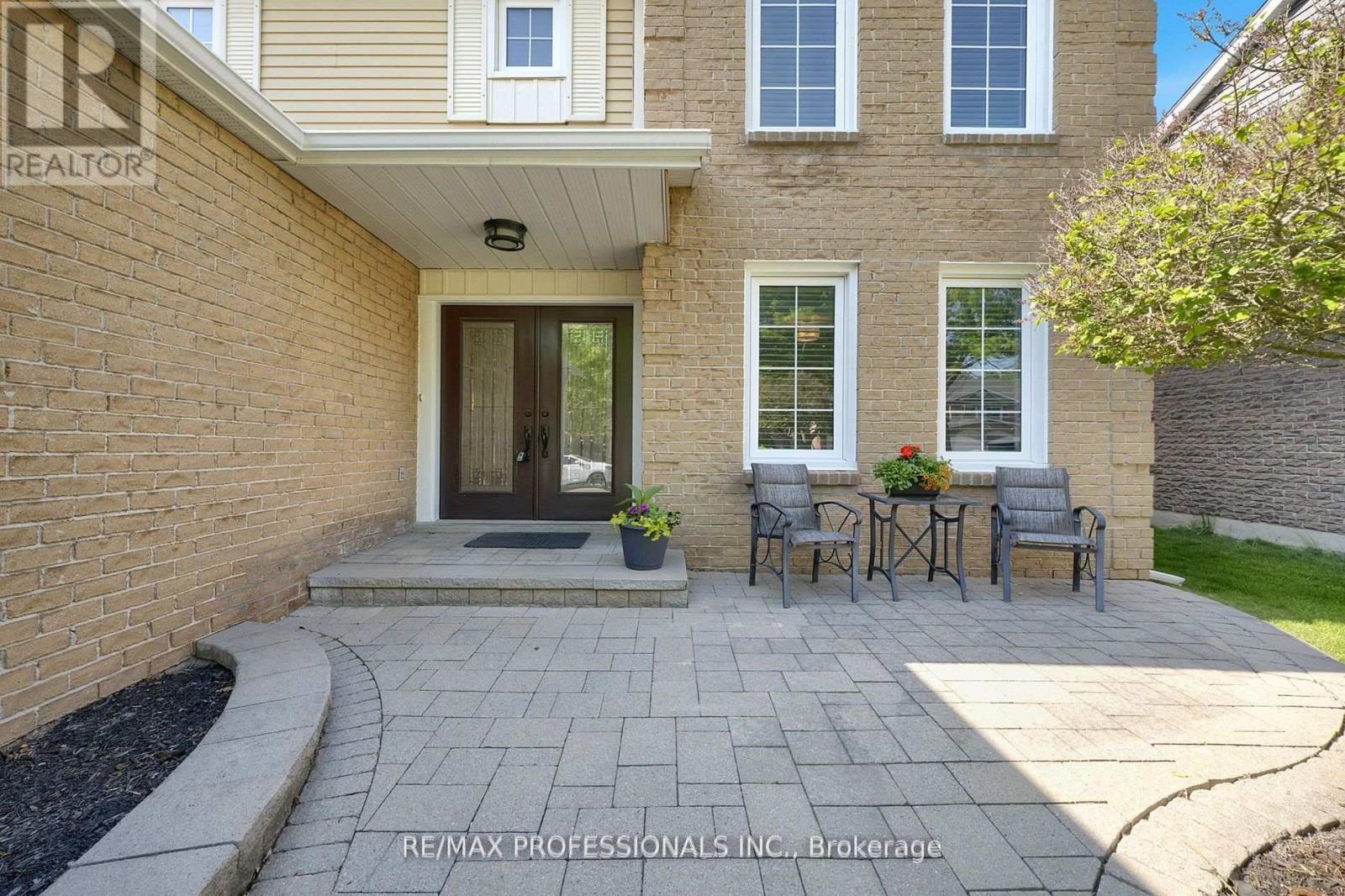 45 RESOLUTE CRESCENT - Image 2