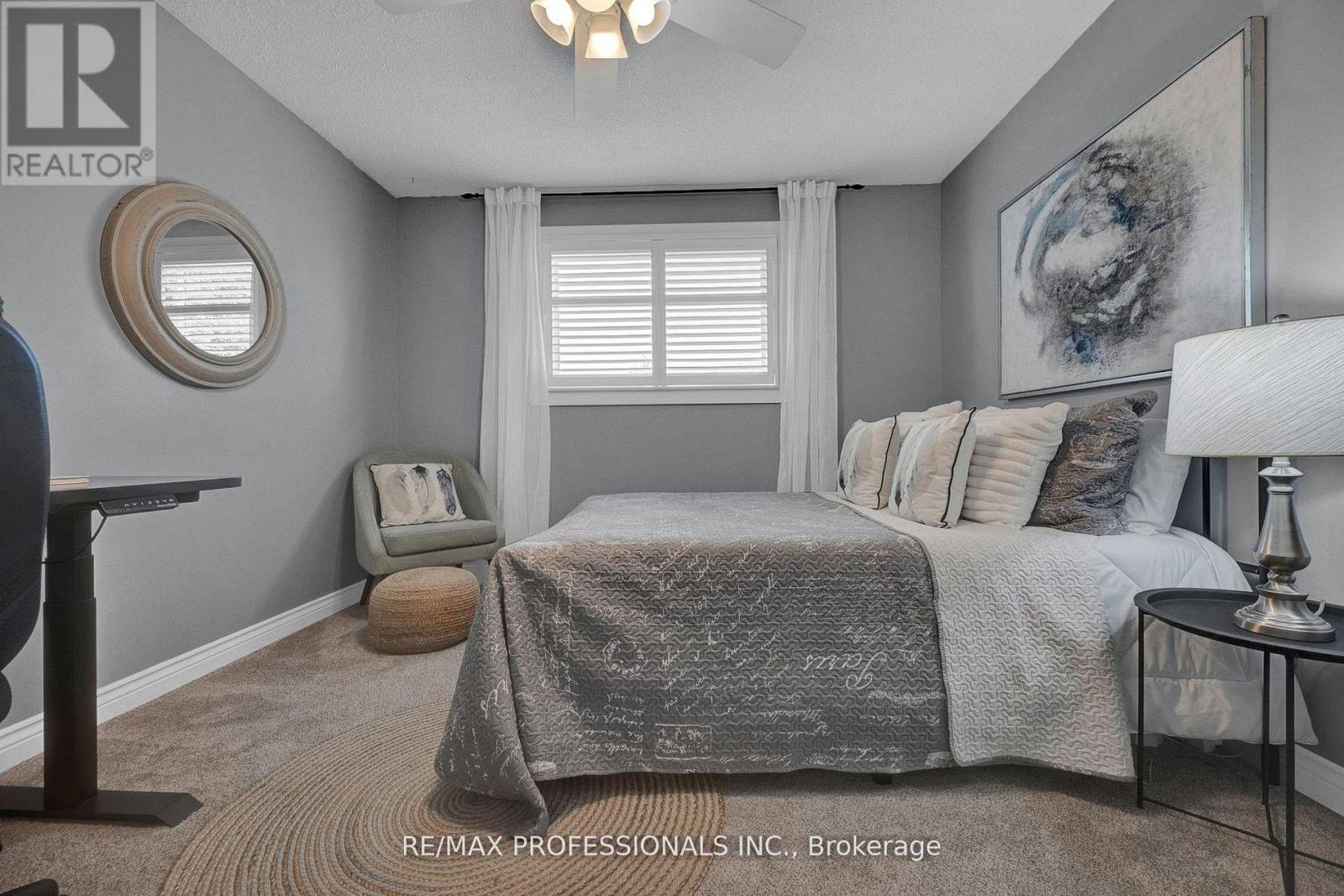 45 RESOLUTE CRESCENT - 24