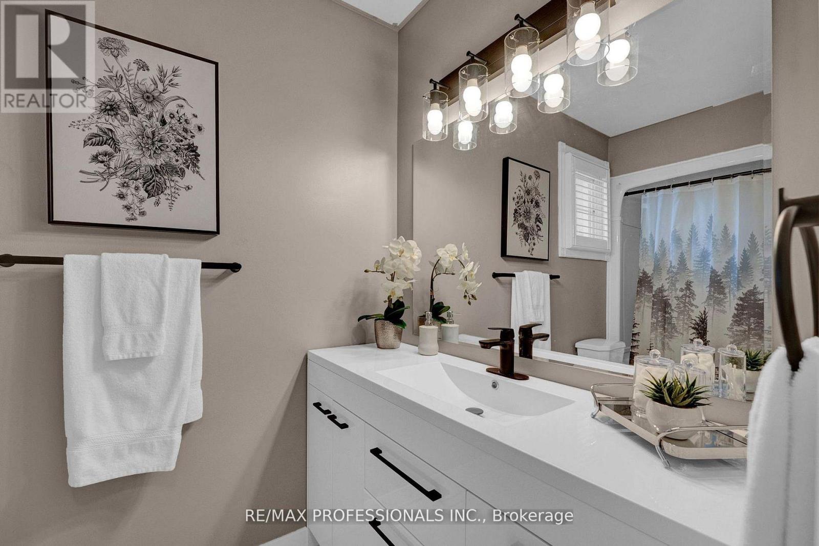 45 RESOLUTE CRESCENT - 28