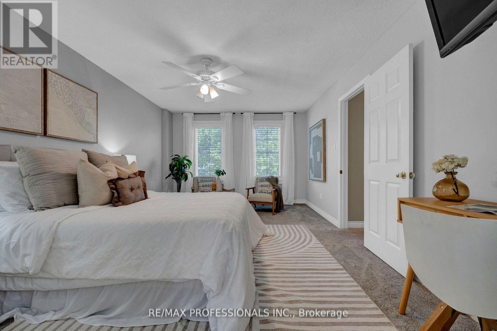 45 RESOLUTE CRESCENT - 32