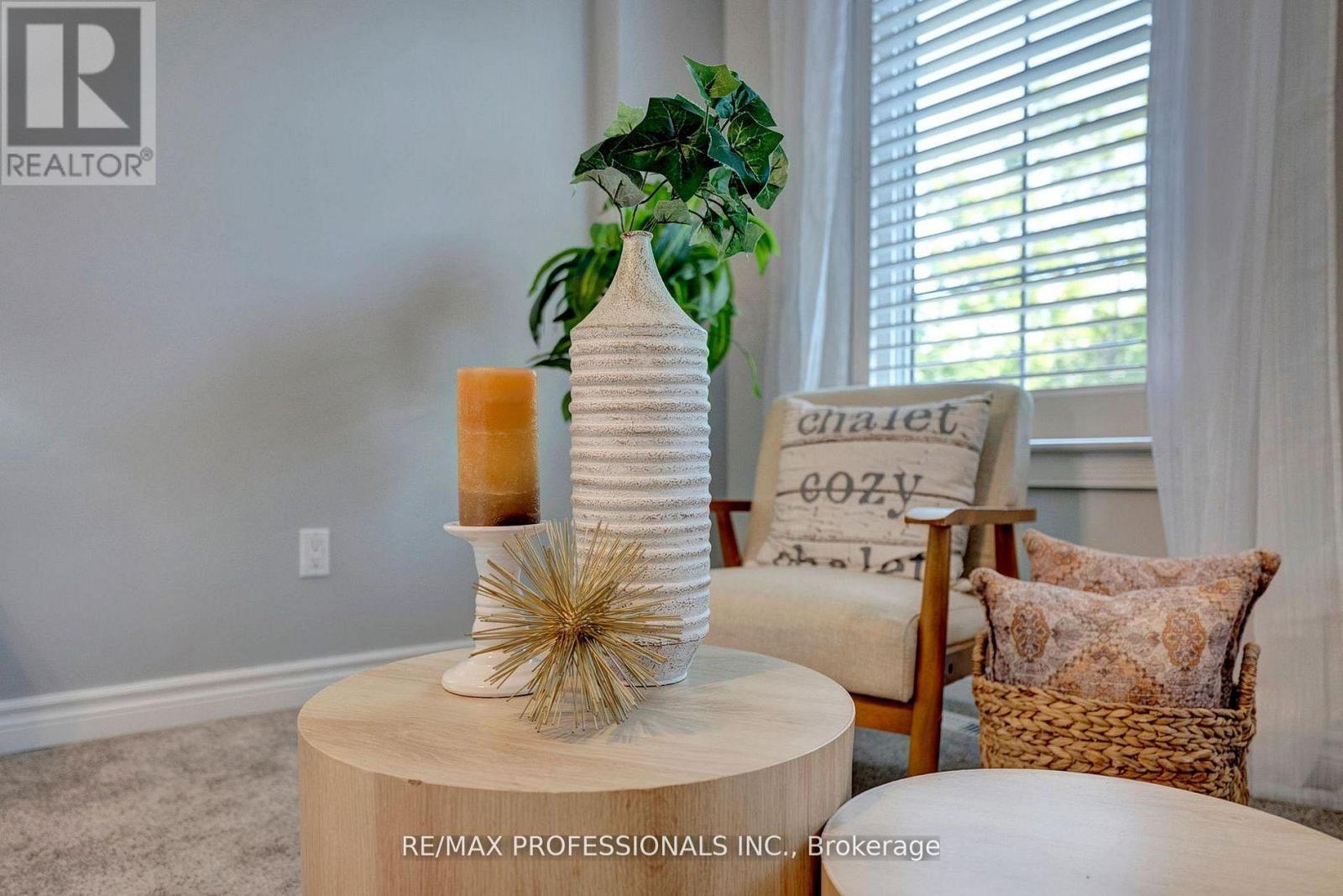 45 RESOLUTE CRESCENT - 35
