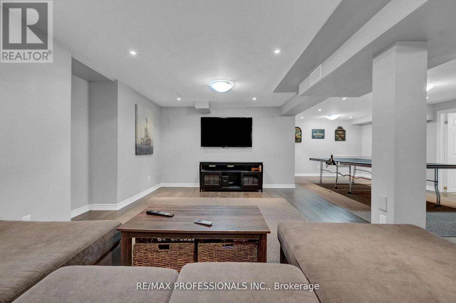 45 RESOLUTE CRESCENT - 37