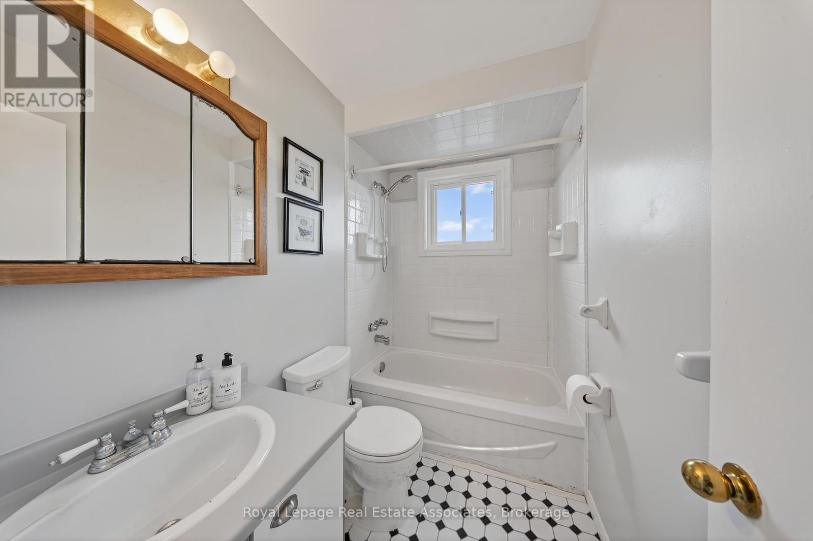 67 BEECHNUT CRESCENT - 26