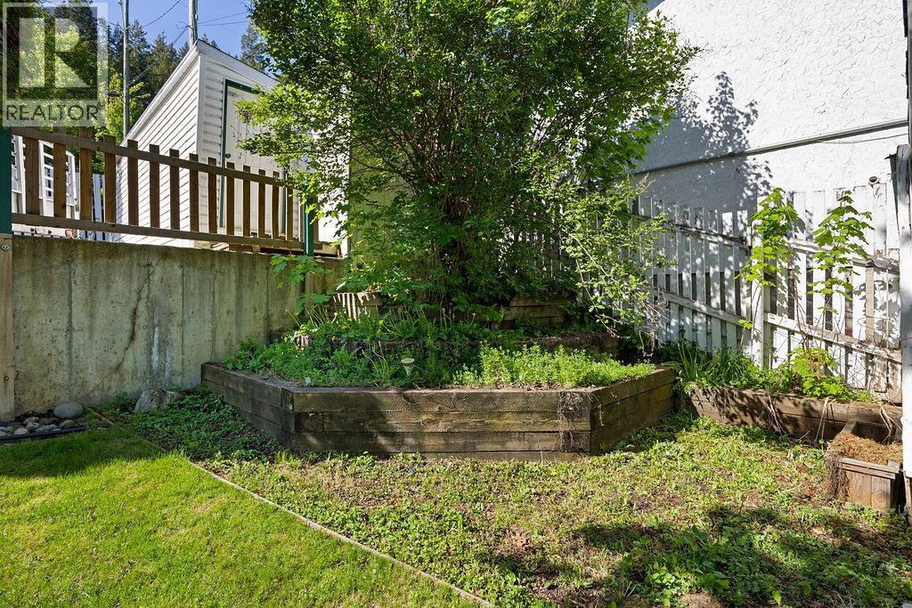 #4 167 Cliffview Drive - 23