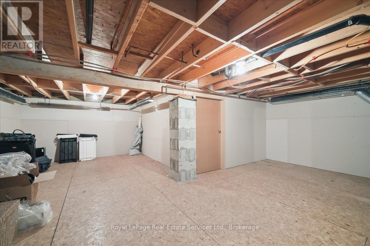 281 PINEHURST DRIVE - 42