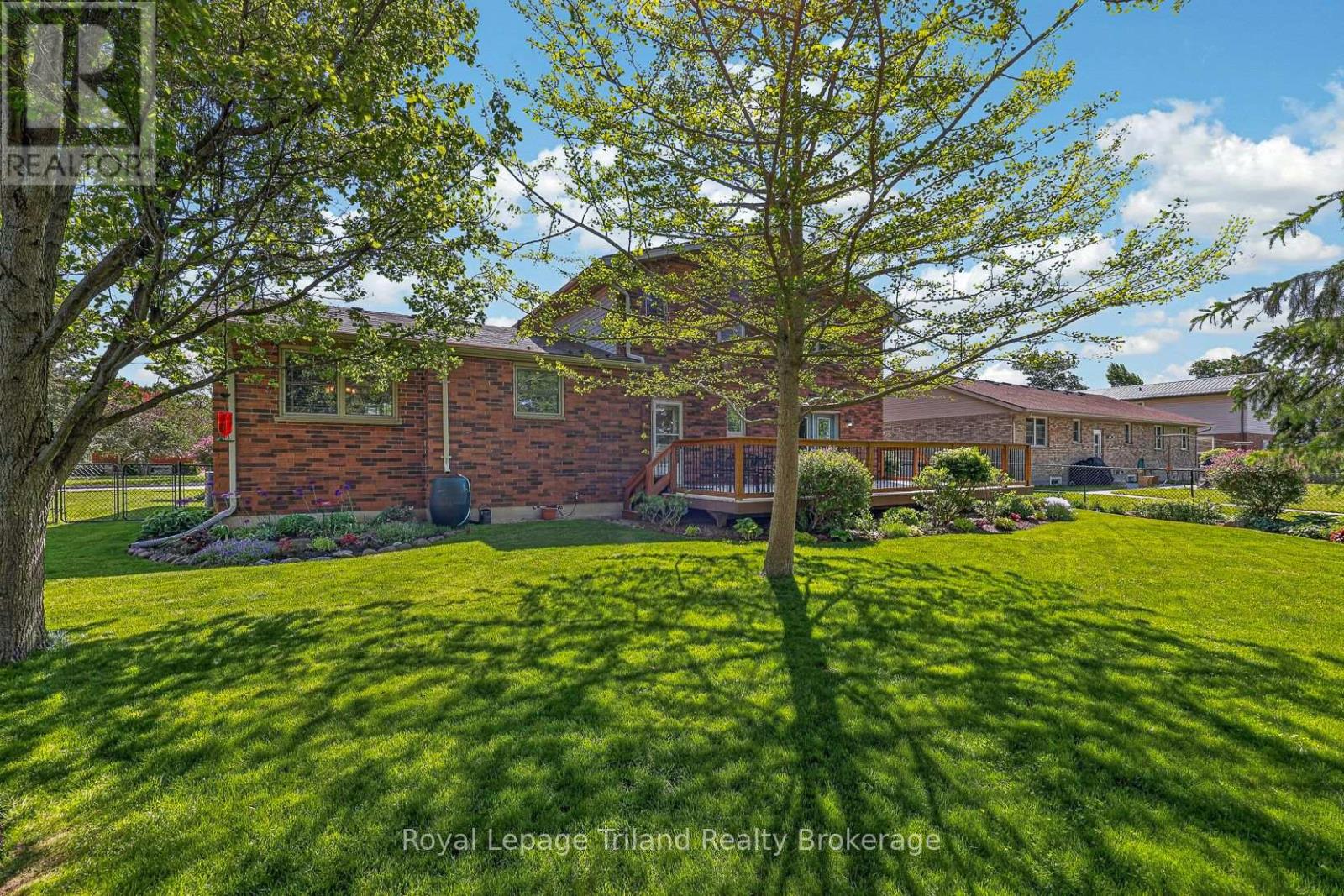 157 STANLEY STREET N - 37