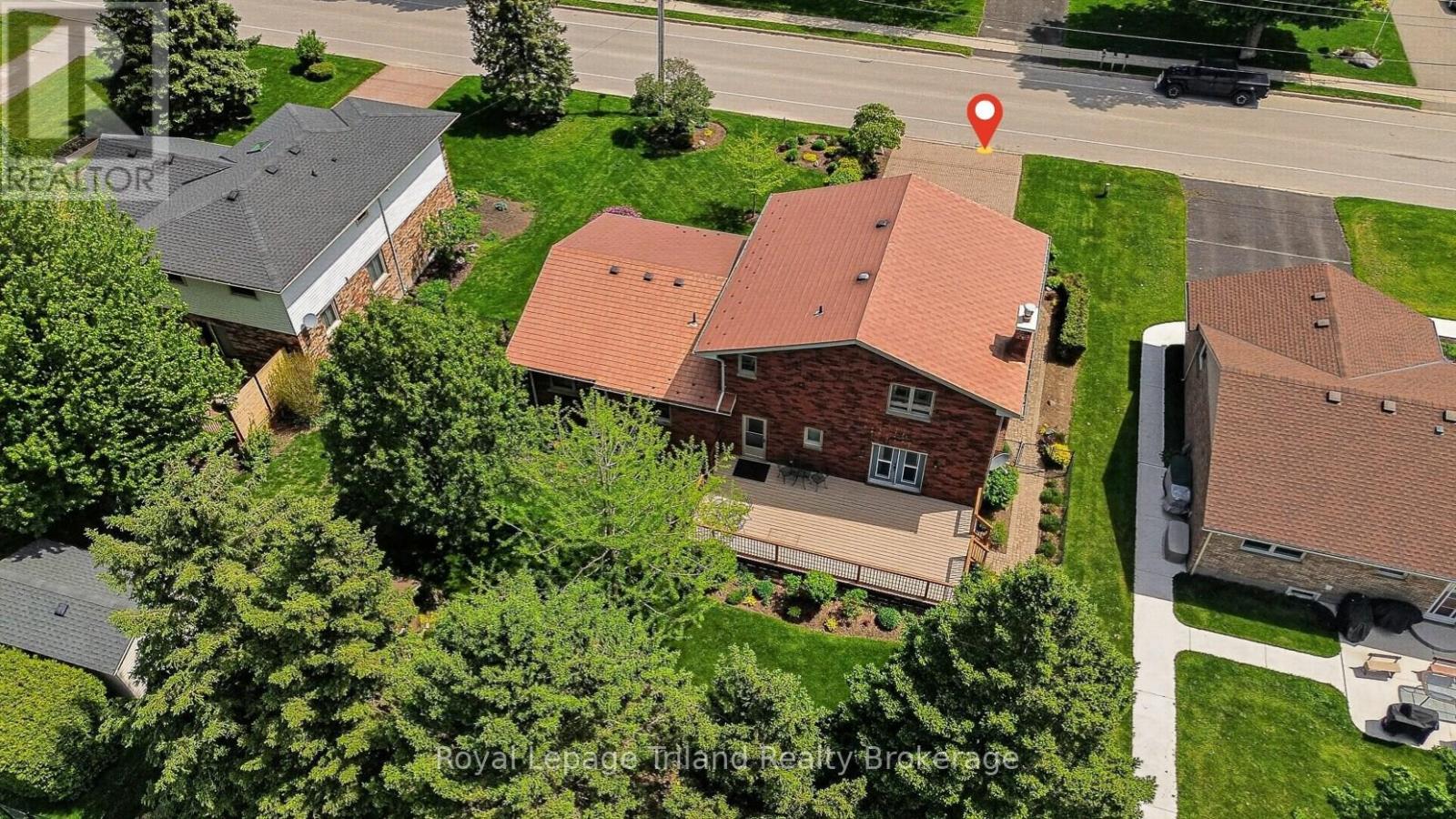 157 STANLEY STREET N - 44