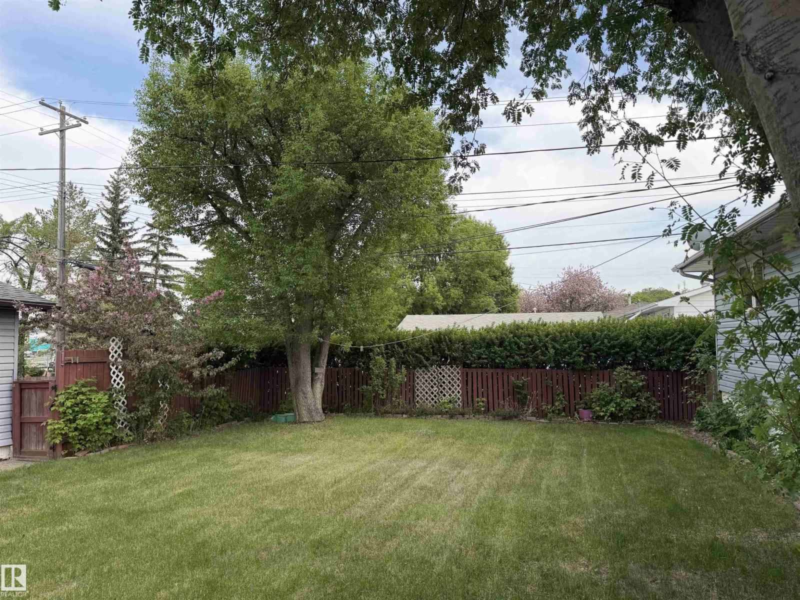 5216 89 AV NW - 41