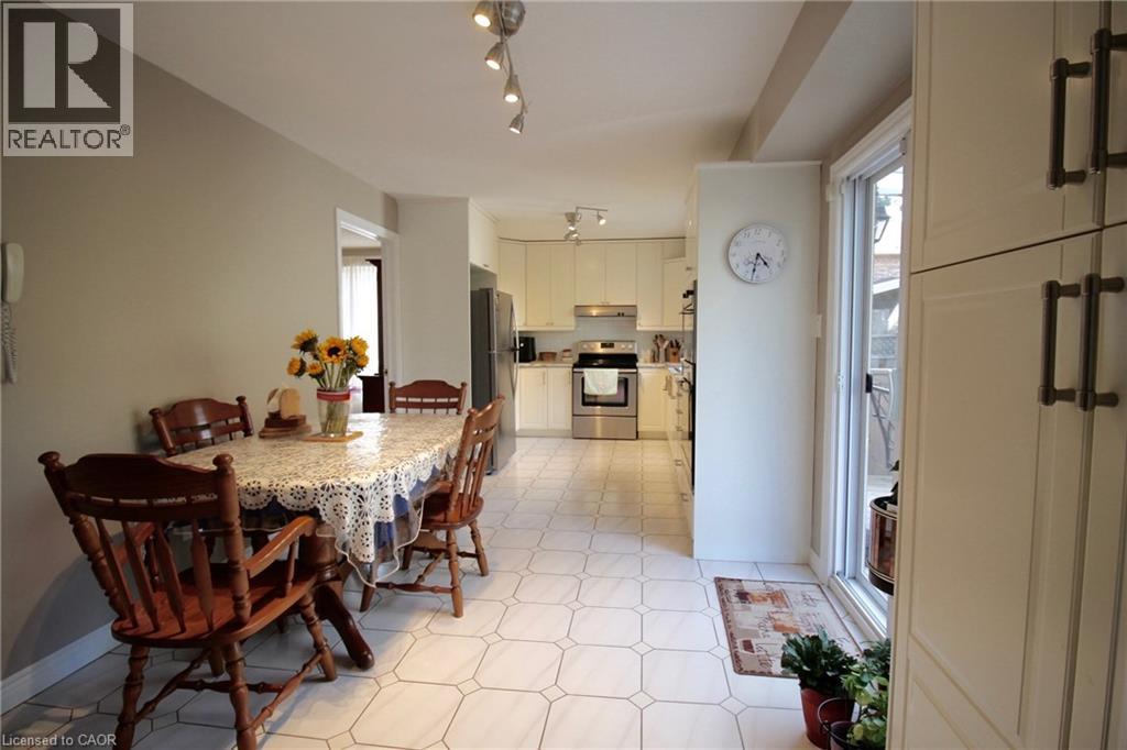 153 MEADOWBROOK Drive - 10