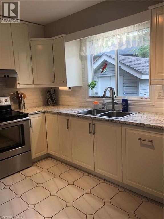 153 MEADOWBROOK Drive - 12