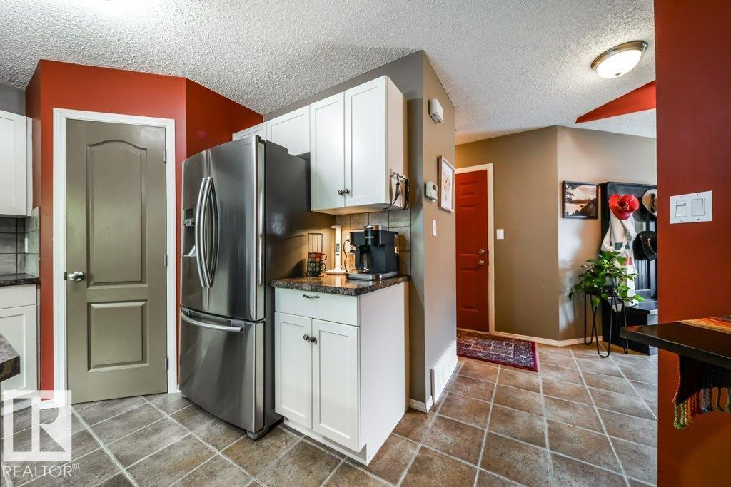 8507 2 AV SW - 23