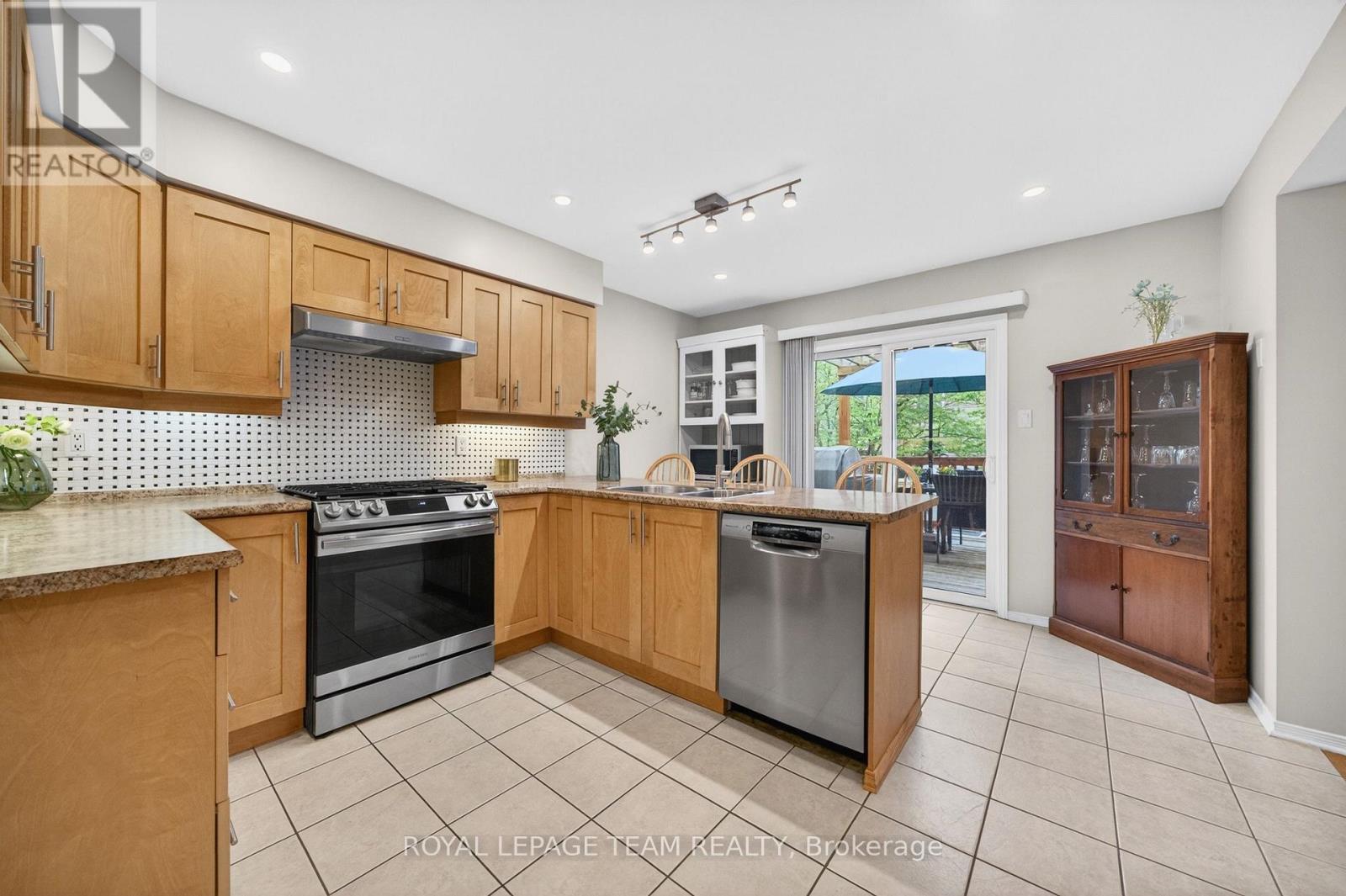 27 INWOOD DRIVE - 19