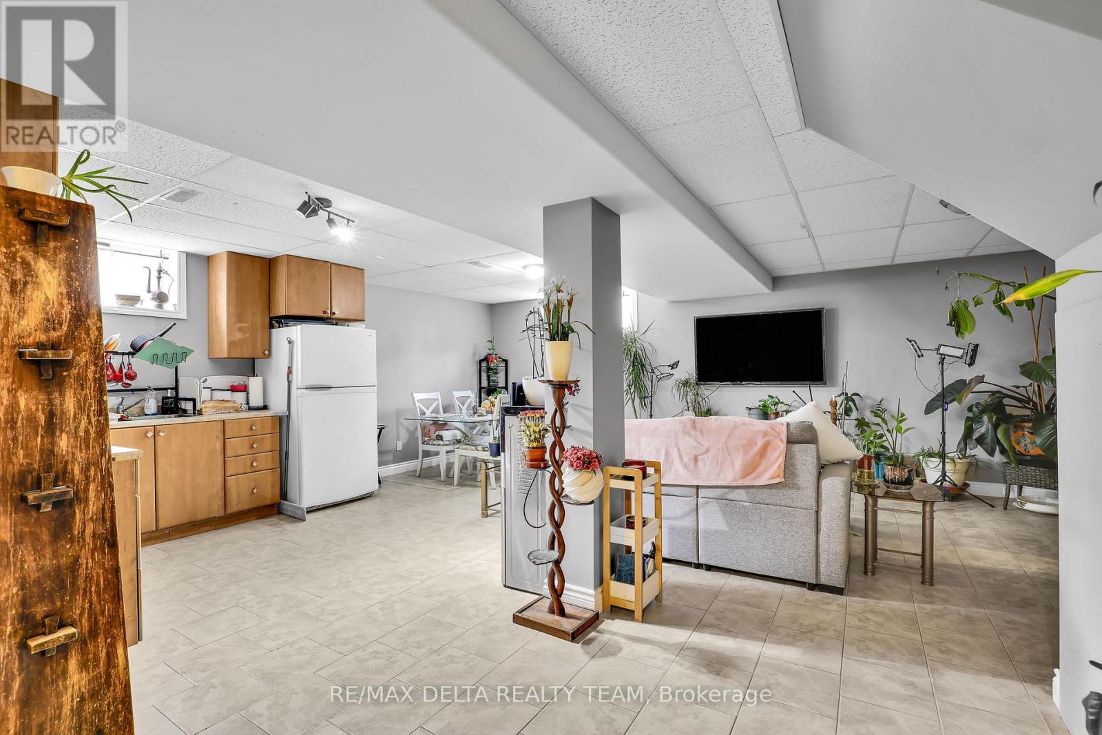 1811 KINGSDALE AVENUE - 35