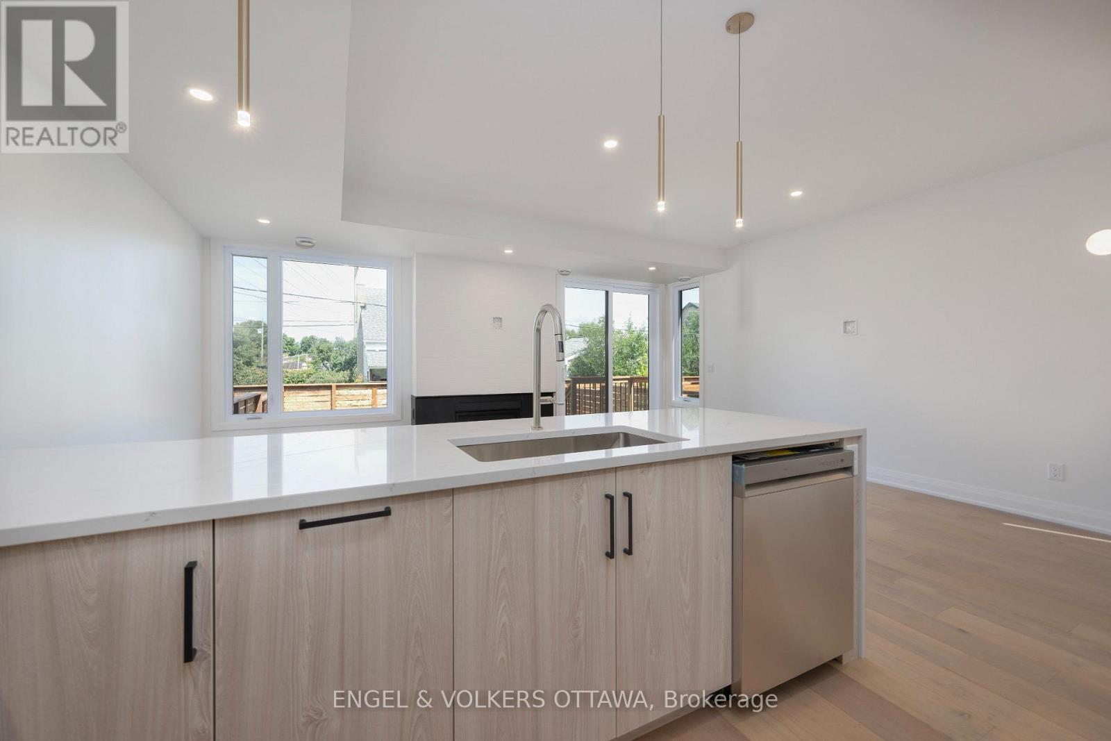 75A GRANTON AVENUE - 11