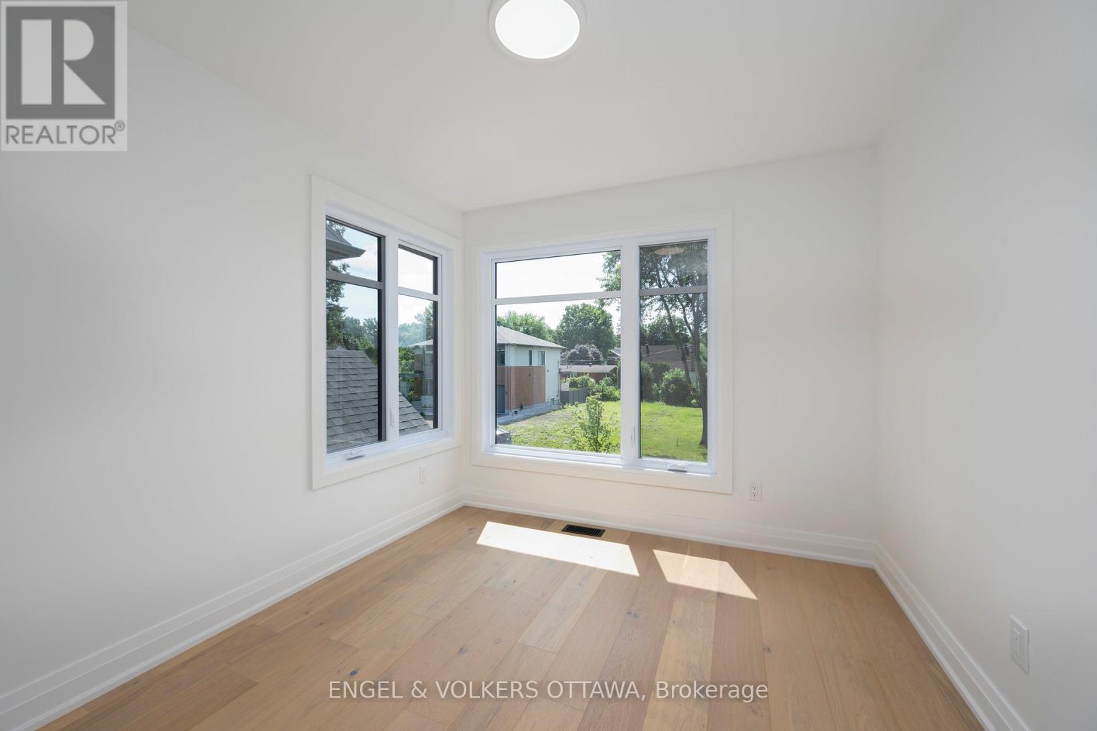 75A GRANTON AVENUE - 23