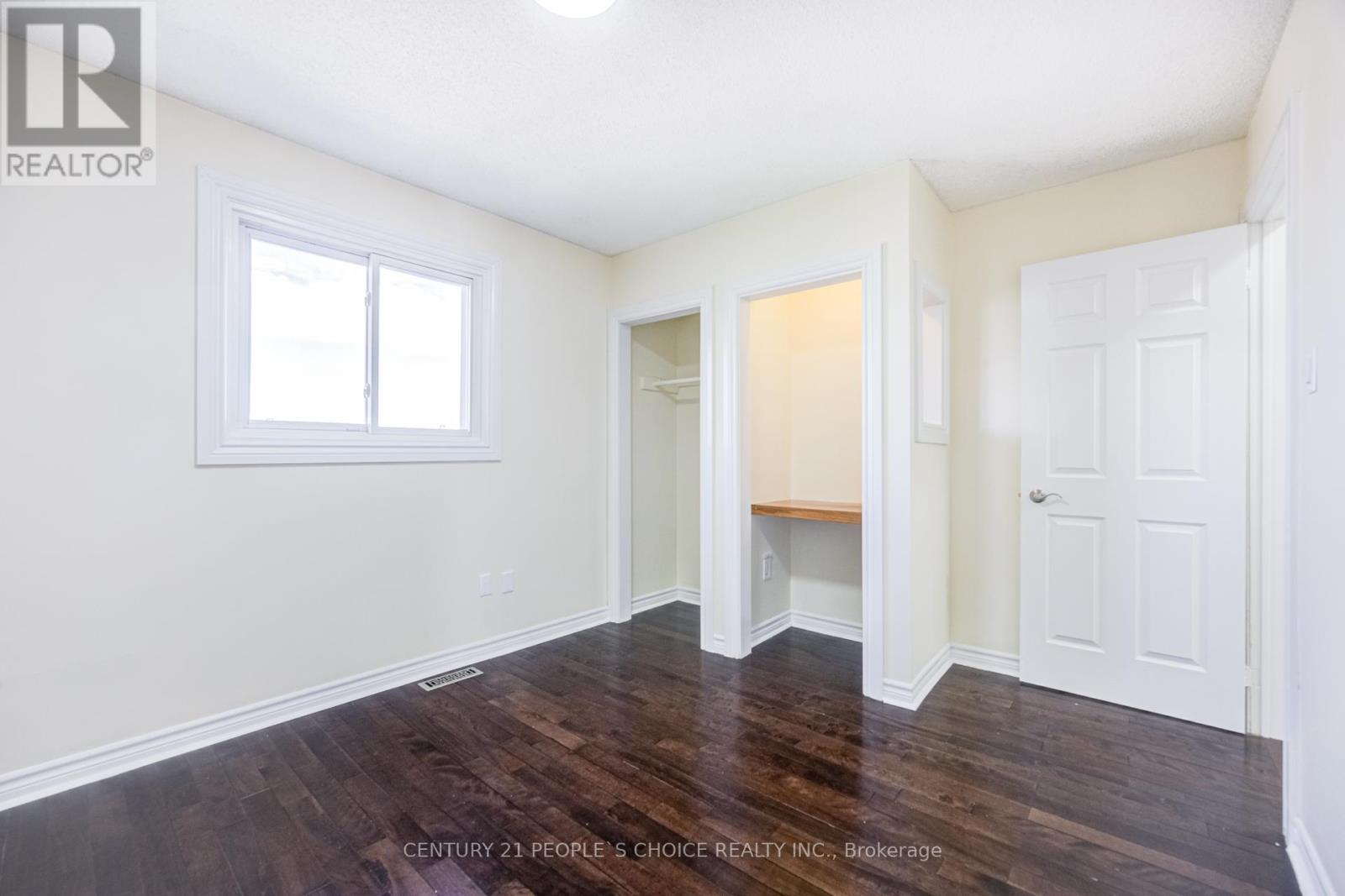 21 DAGWELL CRESCENT - 32