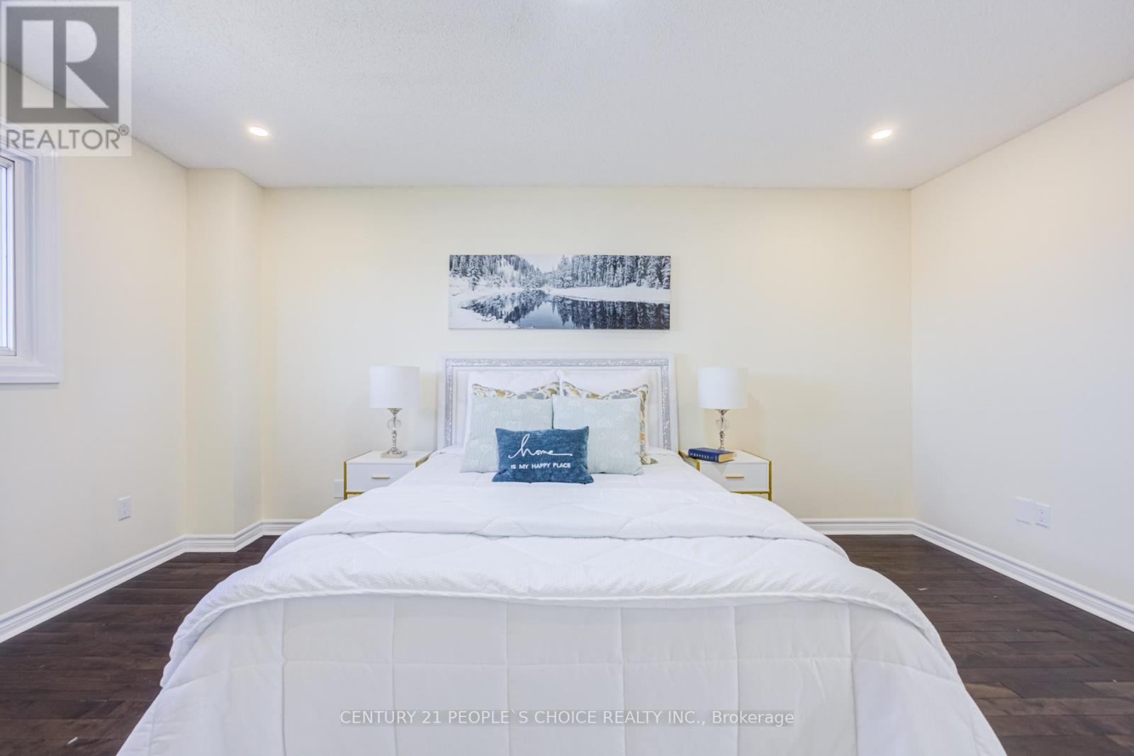 21 DAGWELL CRESCENT - 34