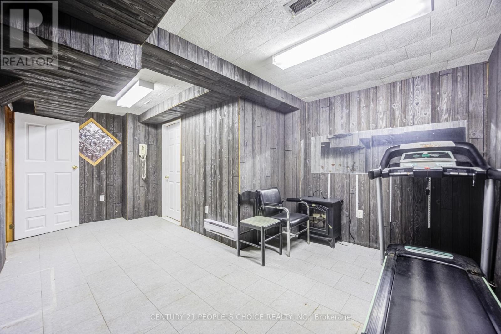 21 DAGWELL CRESCENT - 43