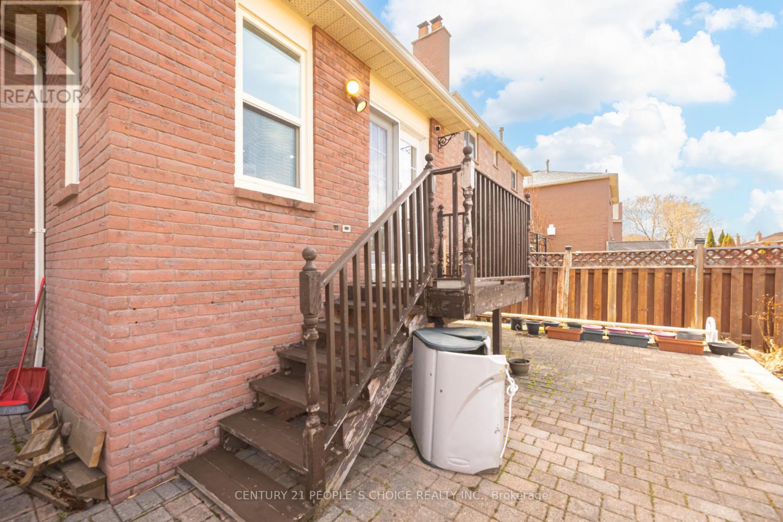 21 DAGWELL CRESCENT - 46