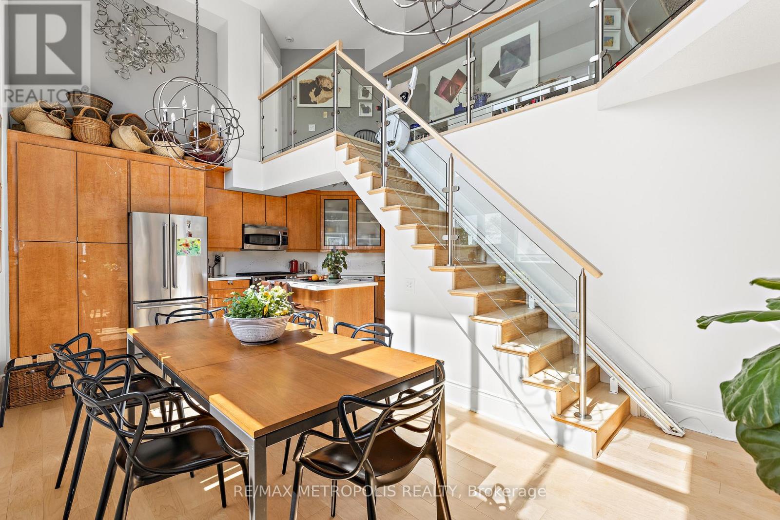 #438 437 RONCESVALLES AVENUE - 17