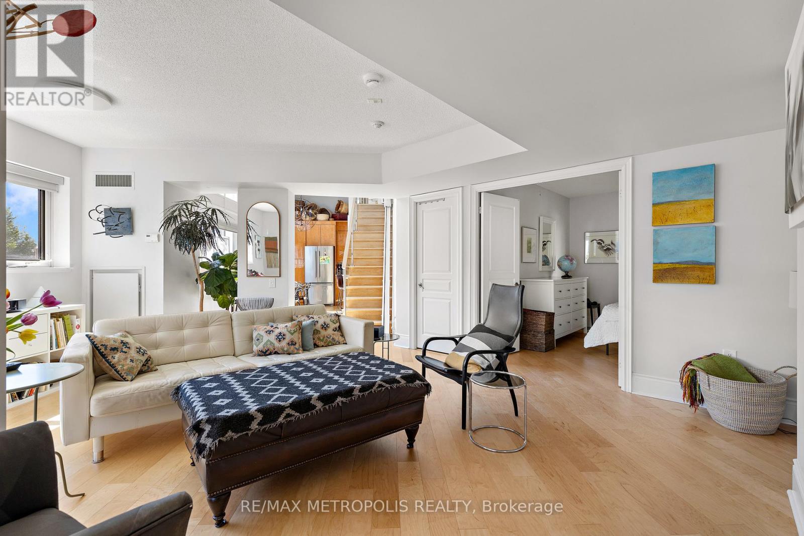 #438 437 RONCESVALLES AVENUE - 31