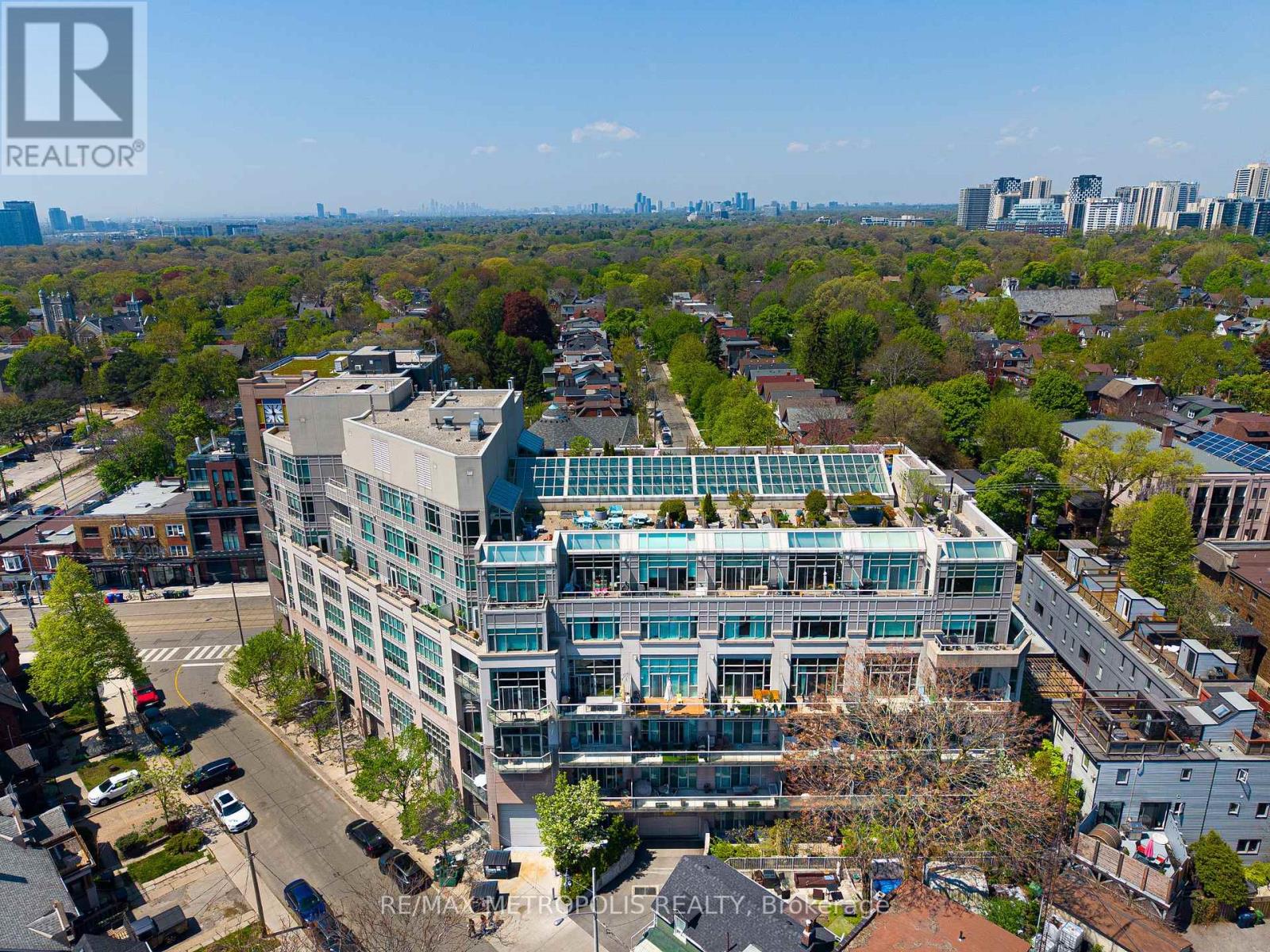 #438 437 RONCESVALLES AVENUE - 46