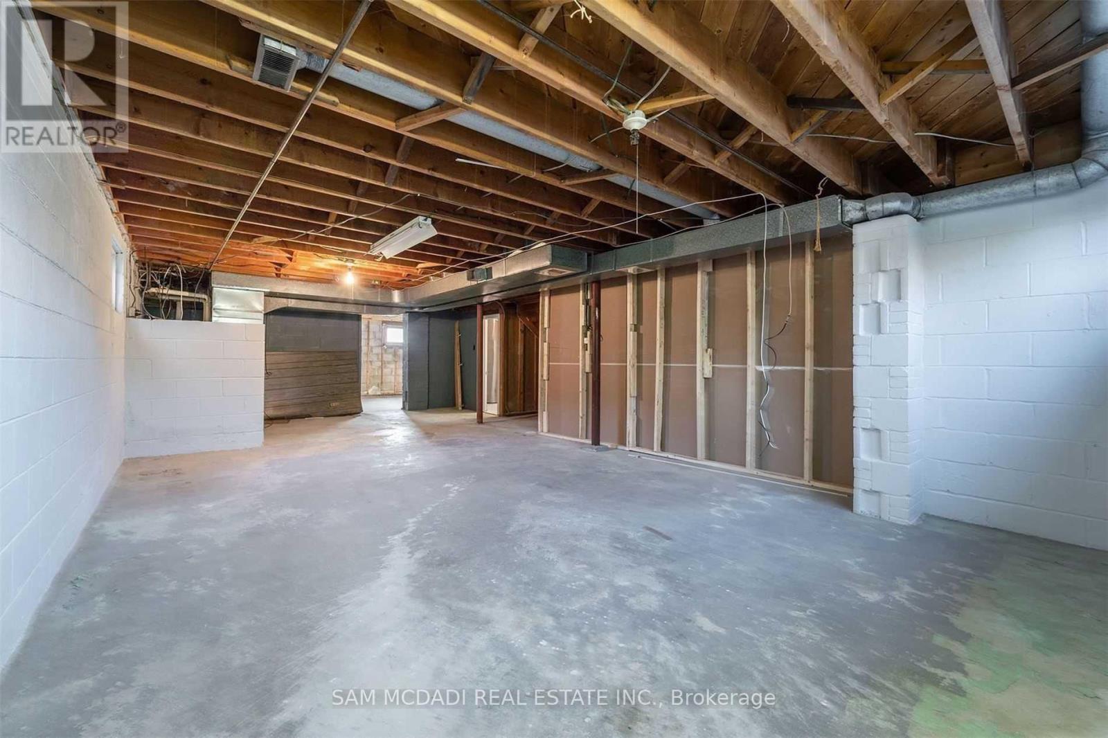 5318 MERICOURT ROAD - 26