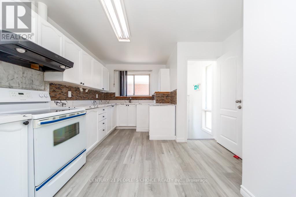 115 MCMURCHY AVENUE S - 13