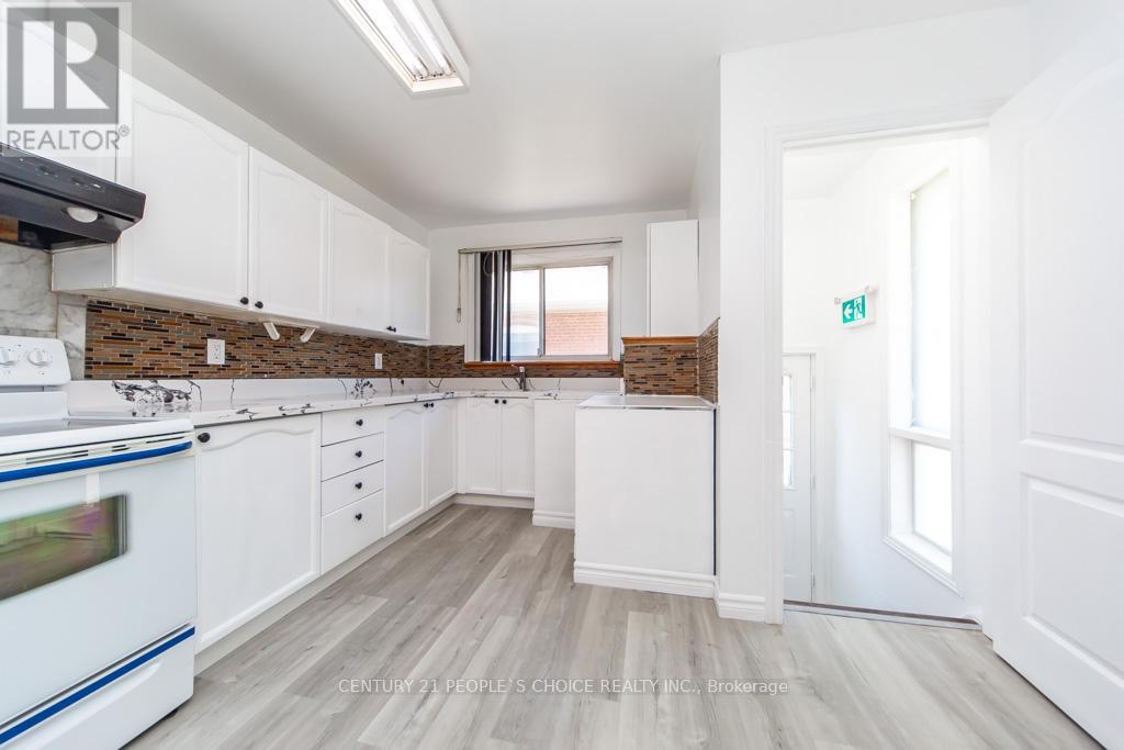115 MCMURCHY AVENUE S - 14