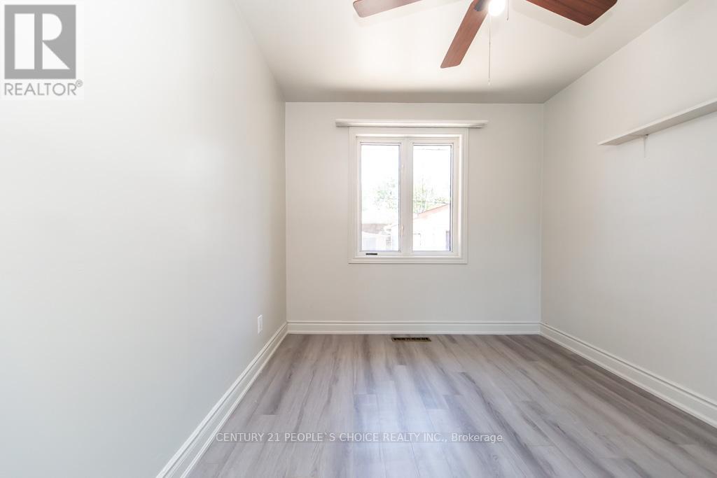 115 MCMURCHY AVENUE S - 22