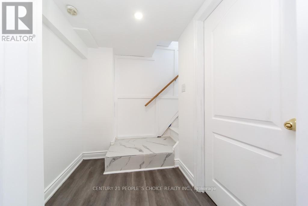 115 MCMURCHY AVENUE S - 30