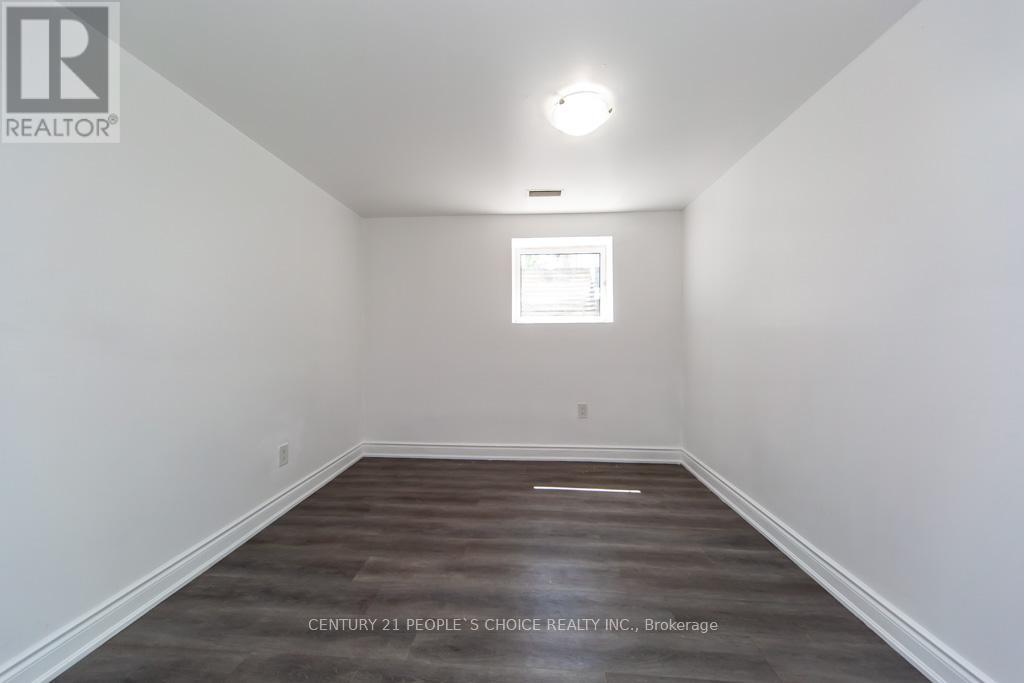 115 MCMURCHY AVENUE S - 37