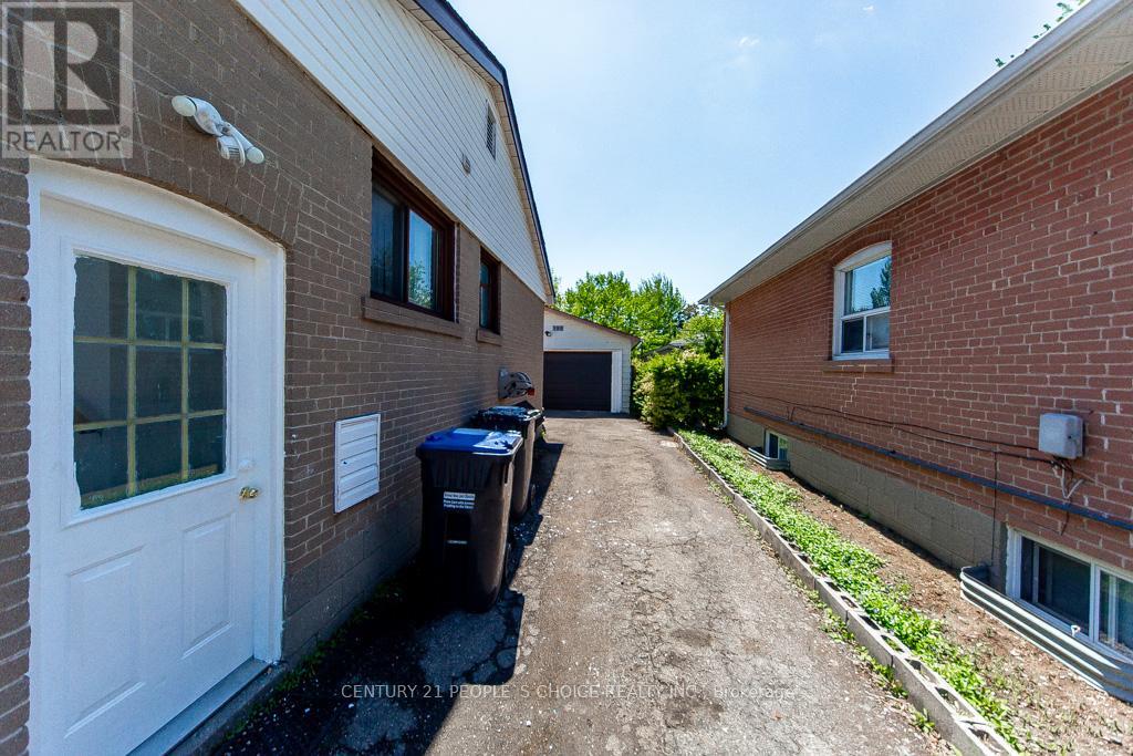 115 MCMURCHY AVENUE S - 44