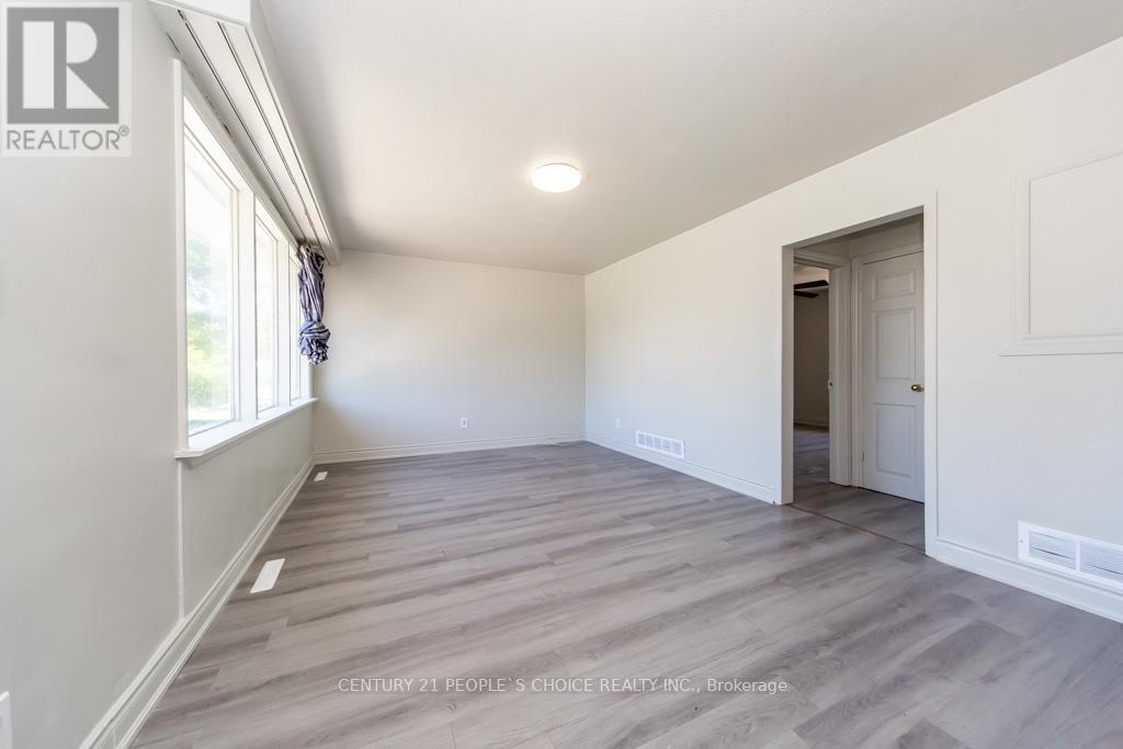 115 MCMURCHY AVENUE S - 6
