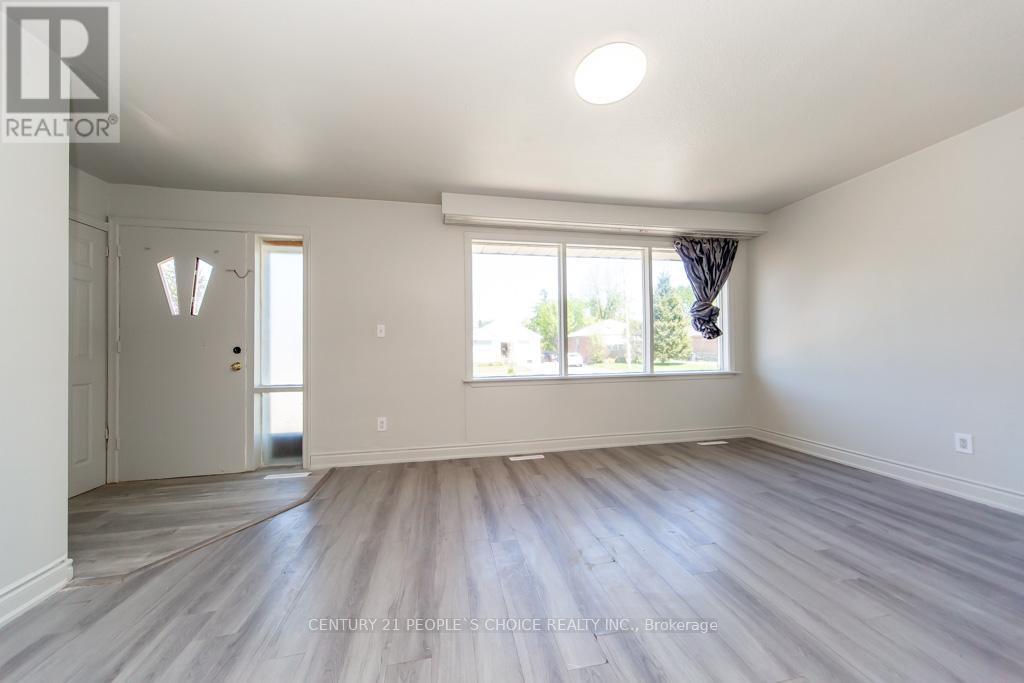 115 MCMURCHY AVENUE S - 8