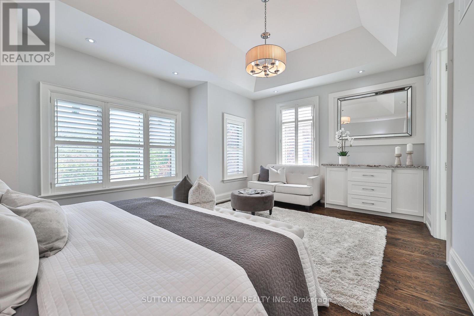 137 FLORENCE AVENUE - 25