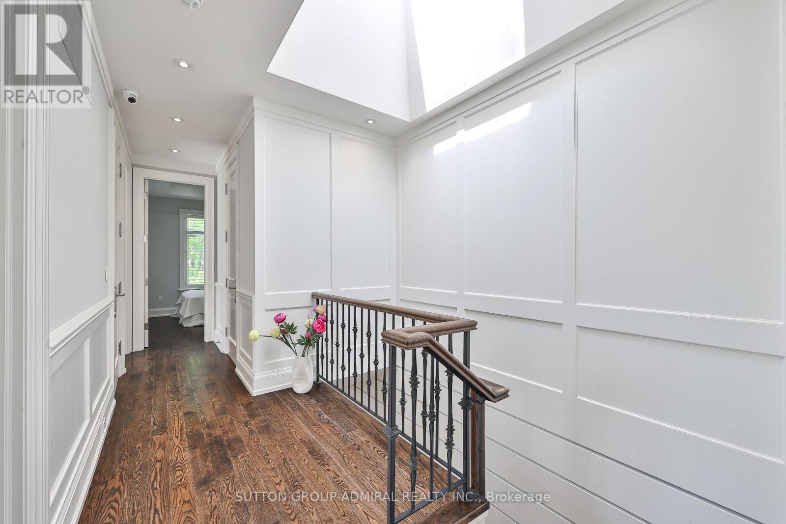 137 FLORENCE AVENUE - 35