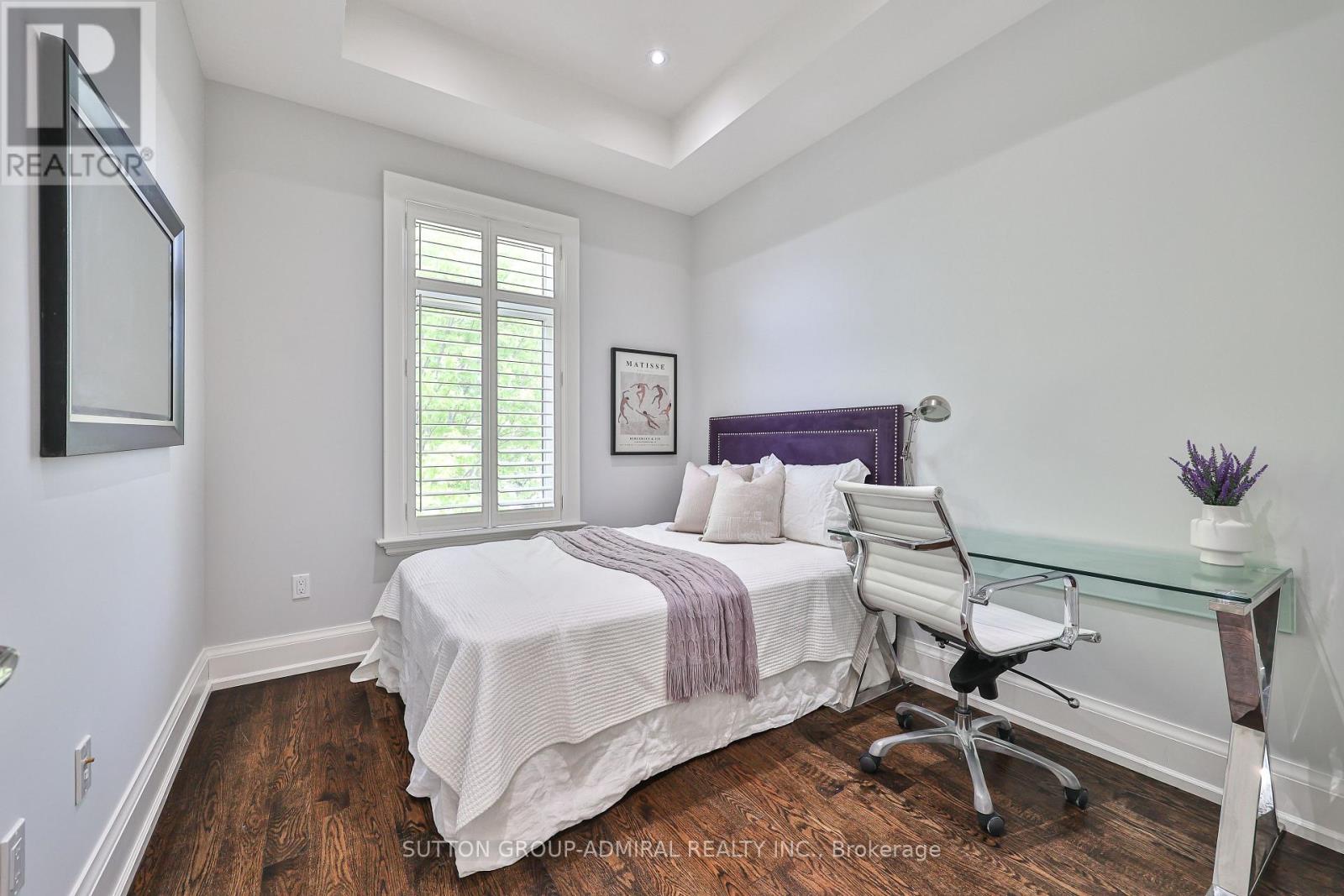 137 FLORENCE AVENUE - 32