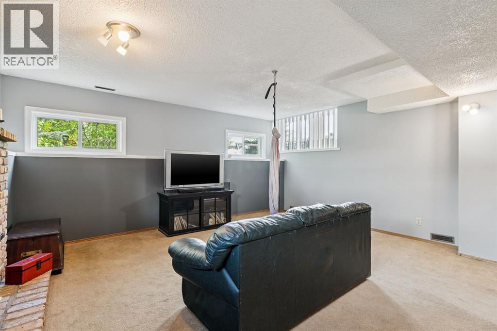 34 Shawfield Place SW - 21
