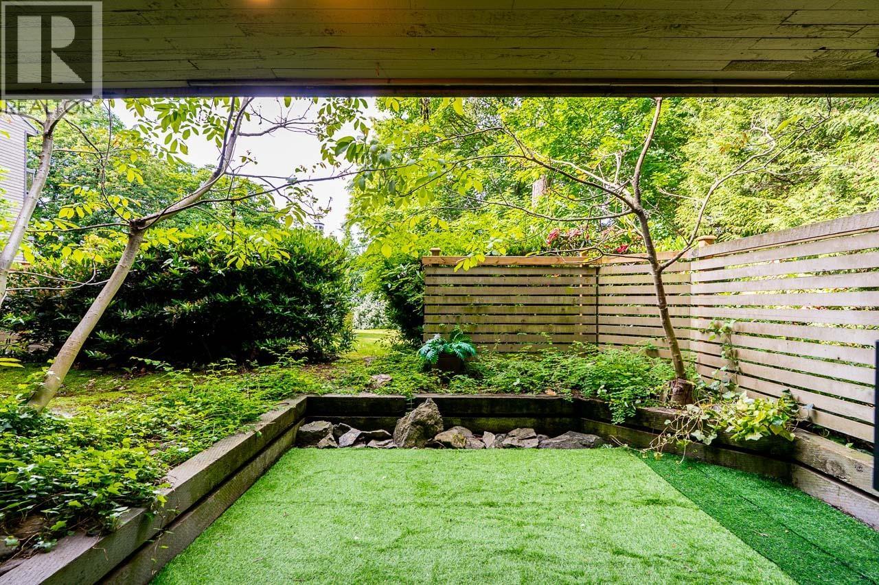 102 6105 KINGSWAY, Burnaby