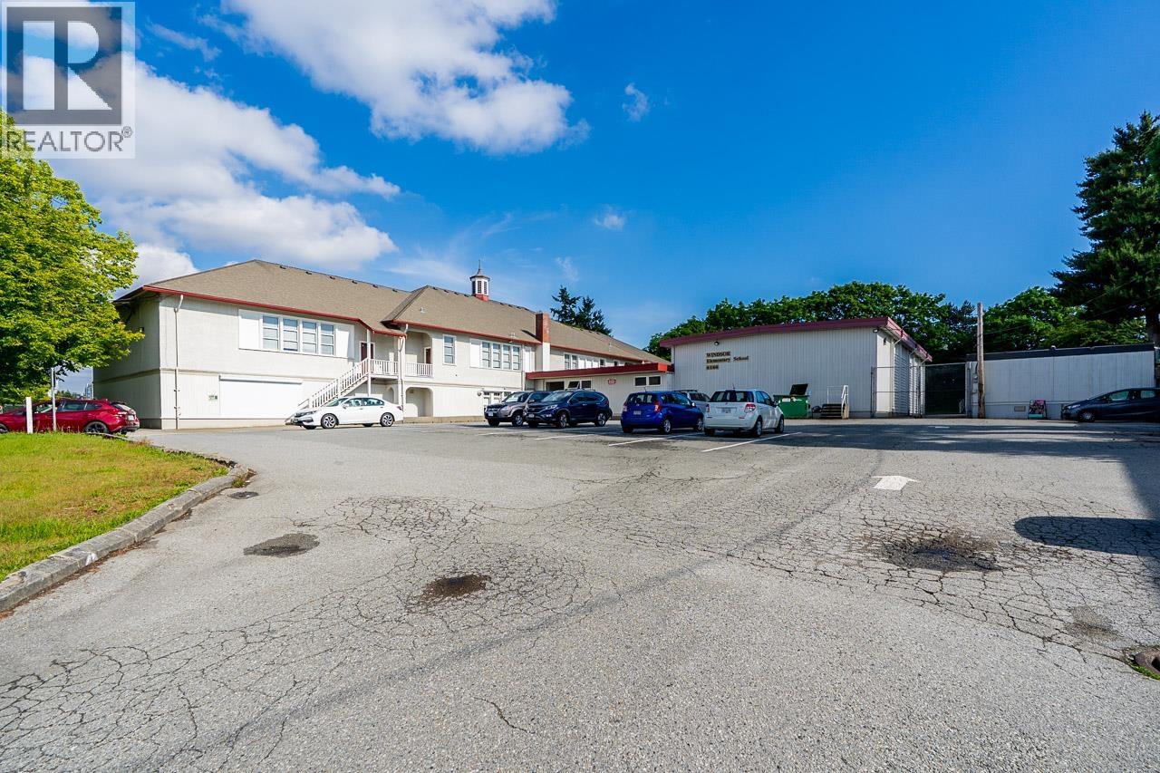 102 6105 KINGSWAY, Burnaby