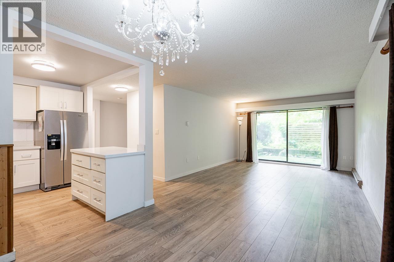 102 6105 KINGSWAY, Burnaby