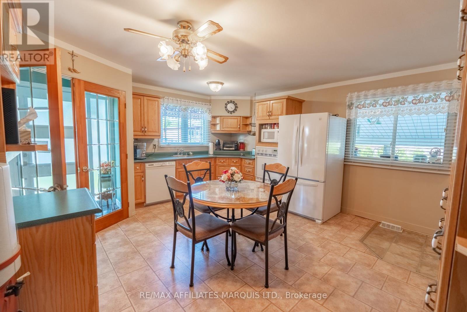 429 BEACH AVENUE - 3
