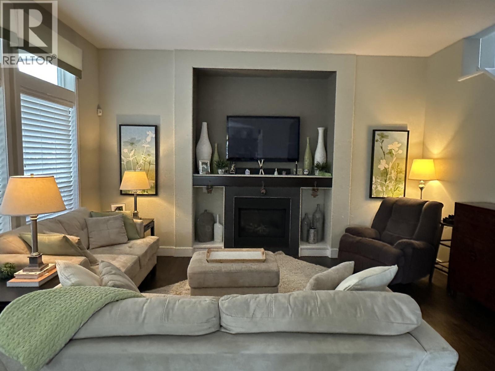 Main House 1342 FIFESHIRE Street - photo 2