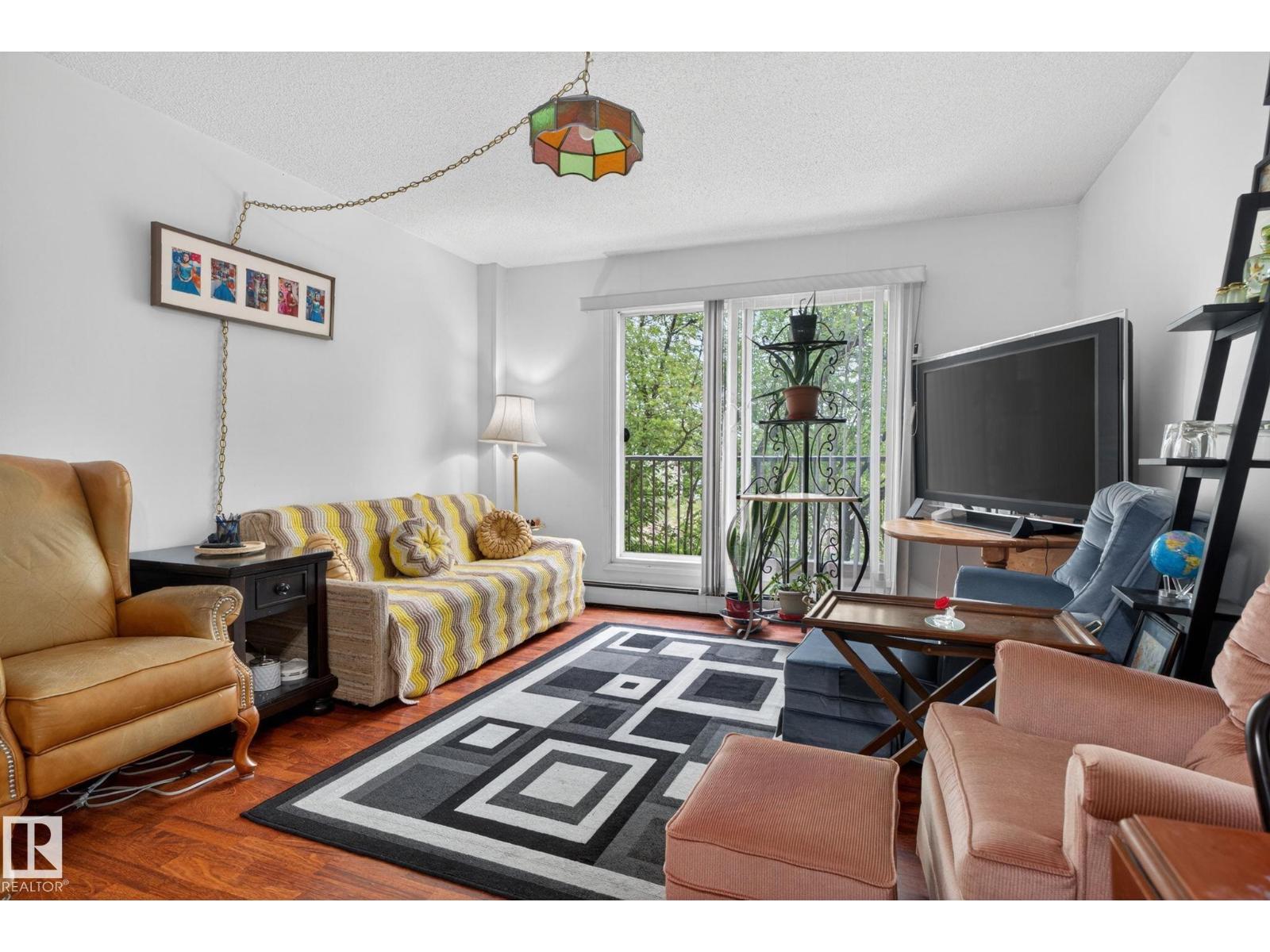 #204 12404 114 AV NW - 11